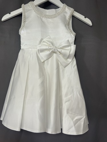 Bridesmaid flower girl - bridesmaid/flower, girl/